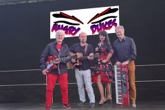 Angry-Dukes-neu - Bühnenbild